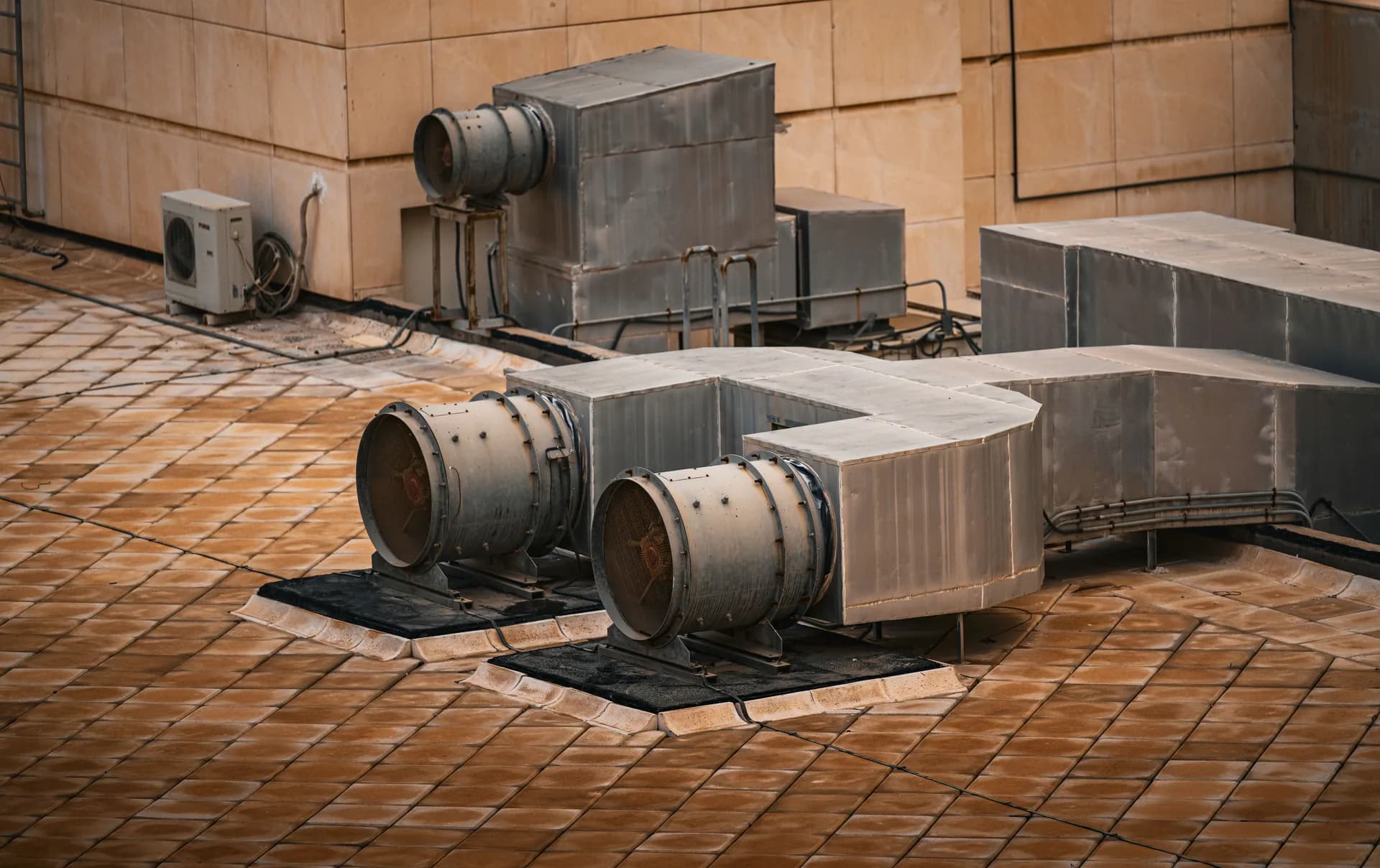 Data centre cooling systems including CRAC units and chilled water piping