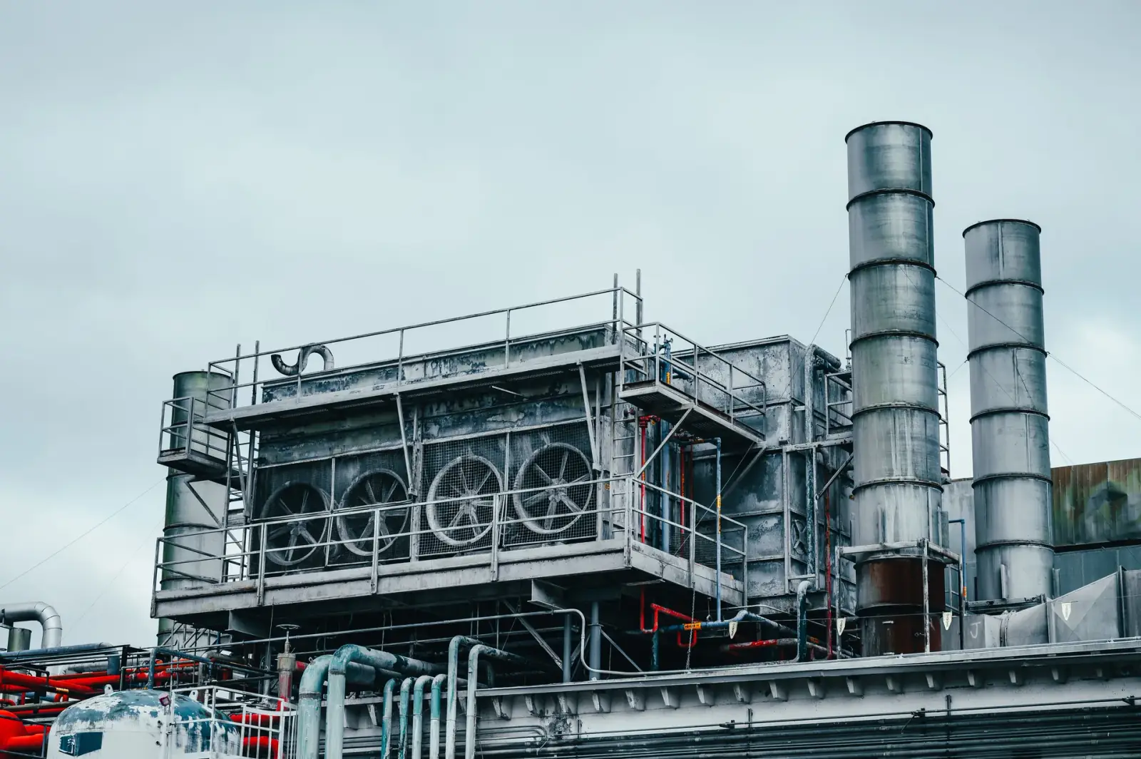Data centre cooling and power distribution equipment